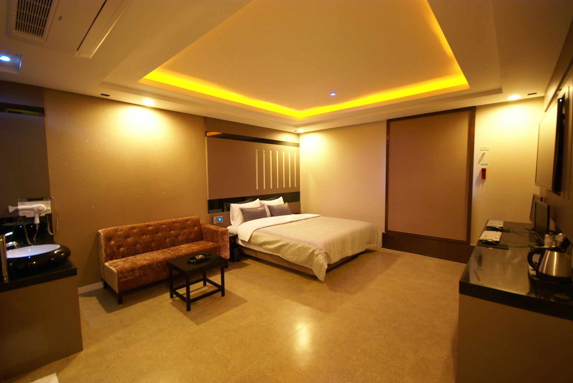 H Moment Hotel Songjeong Пусан Екстер'єр фото